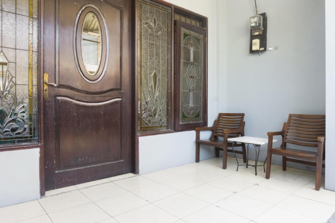 RedDoorz near Widya Mandala University Surabaya Bagian luar foto